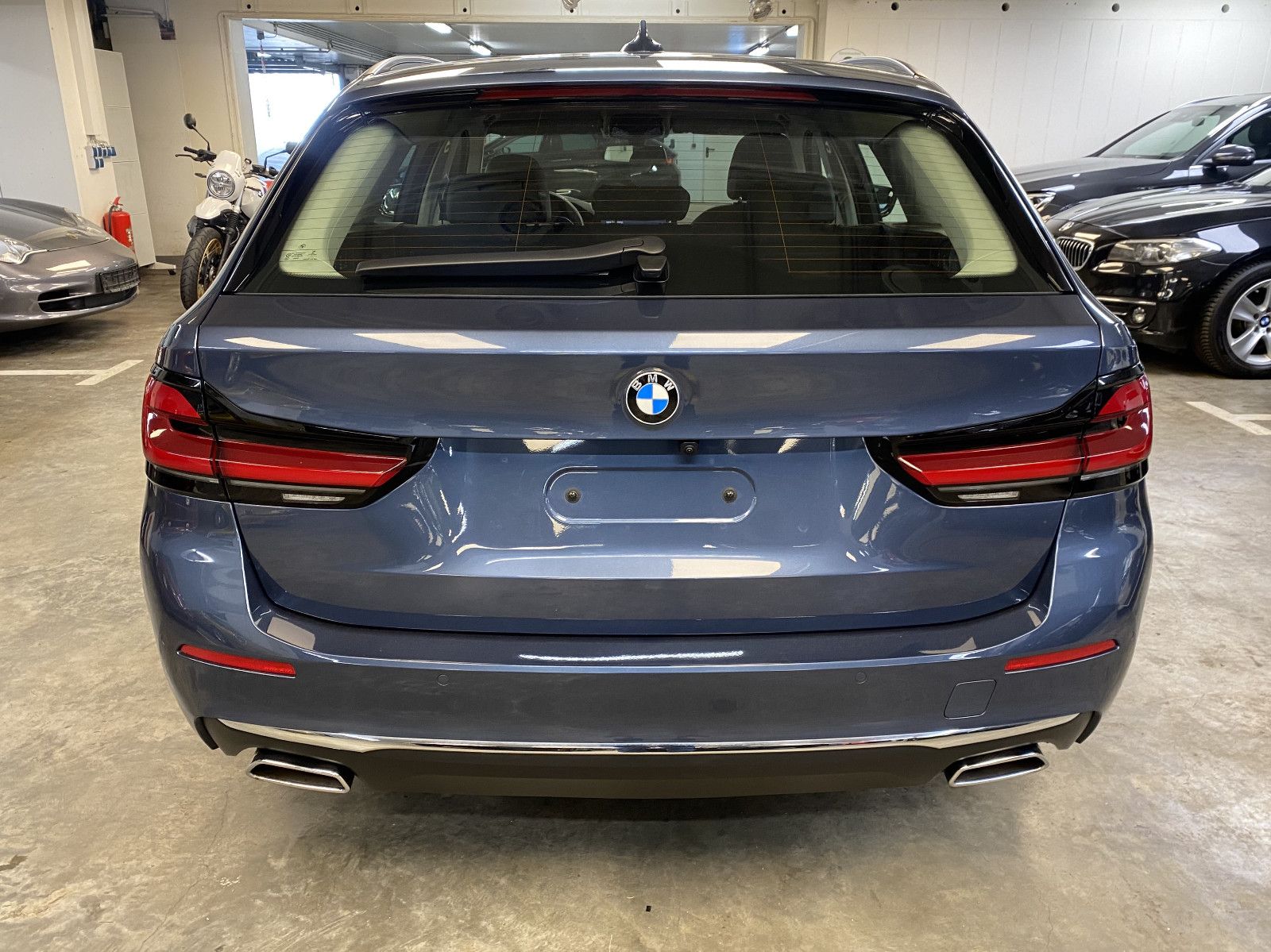 BMW 520 d Touring Luxury Line Standh. Driv. Ass.Prof foto 4