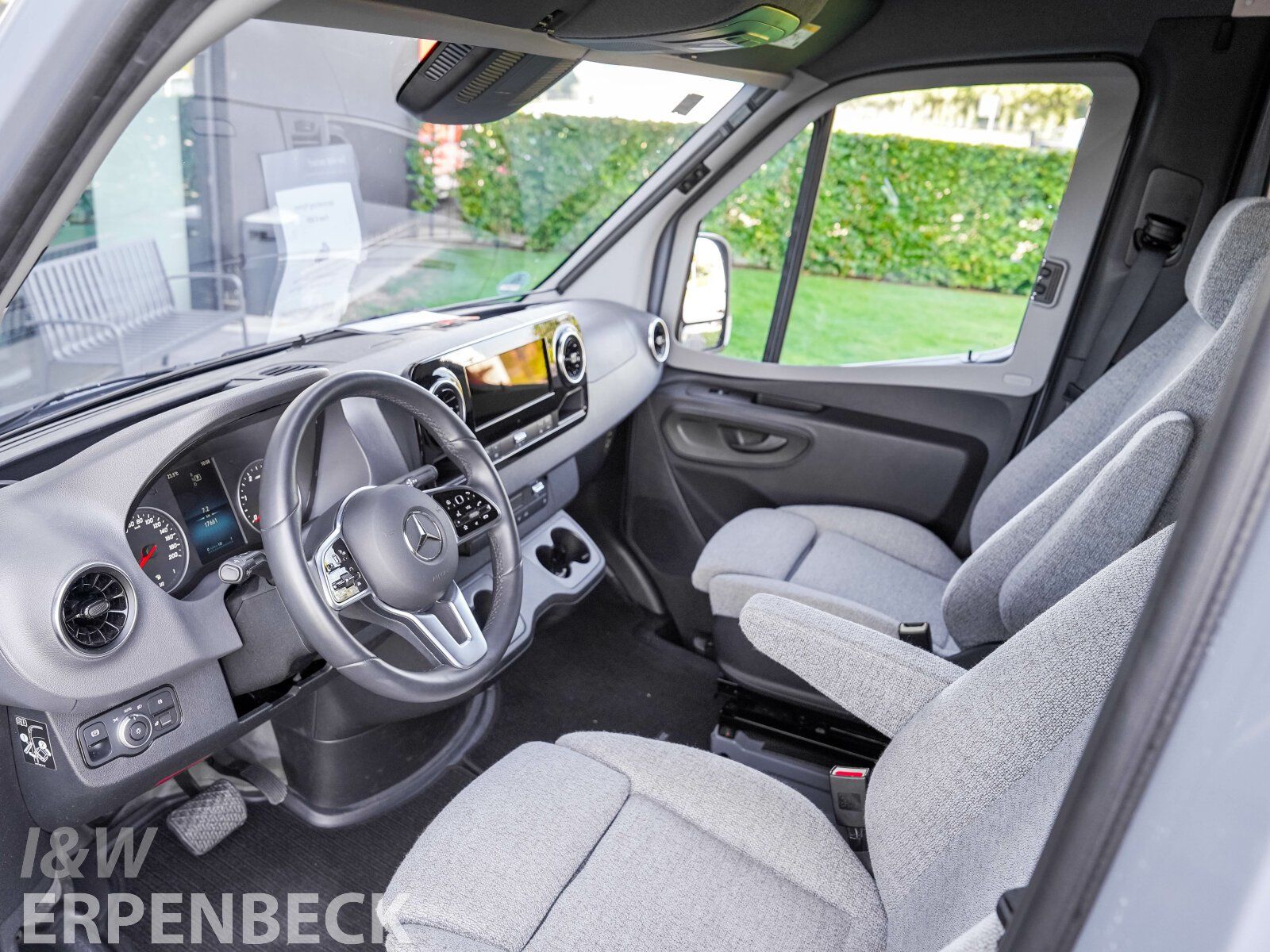 Fahrzeugabbildung HYMER / ERIBA / HYMERCAR Sprinter Hochdach Free S 600 AHK LED PAS Distr.