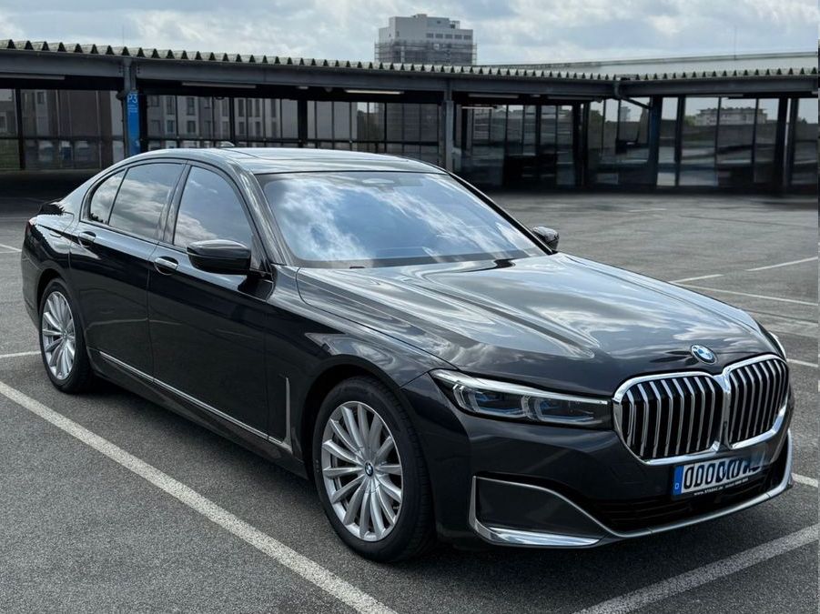 BMW 750