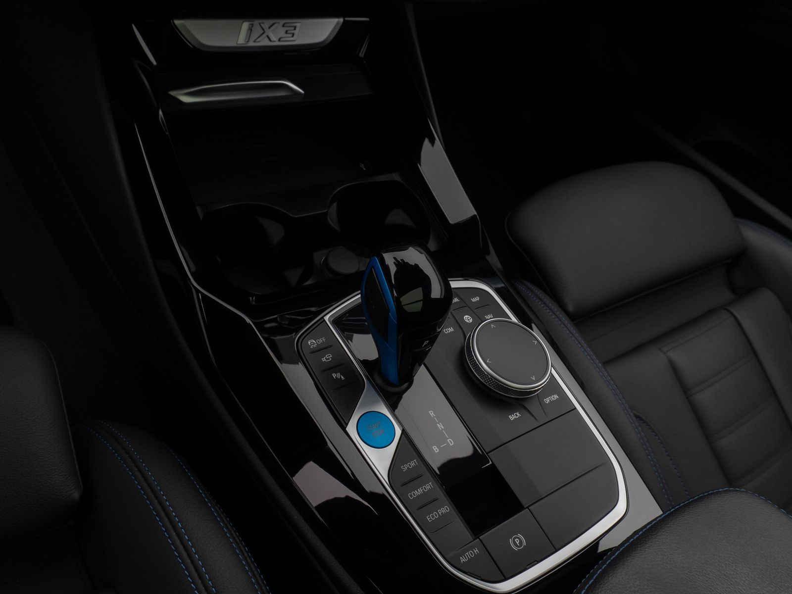 Fahrzeugabbildung BMW iX3 M Sport Impressive Panorama 360° HUD DAB H/K