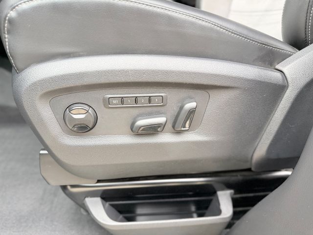 Volkswagen T6.1/MULTI/DSG/4MOTION/2xEL.SCHTÜ/AHK/ACC/1.HAN