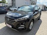 Hyundai Tucson Intro Edition 4WD/Navi/Kamera/Totw/TOP - Hyundai TUCSON mit Diesel-Antrieb: Geländewagen