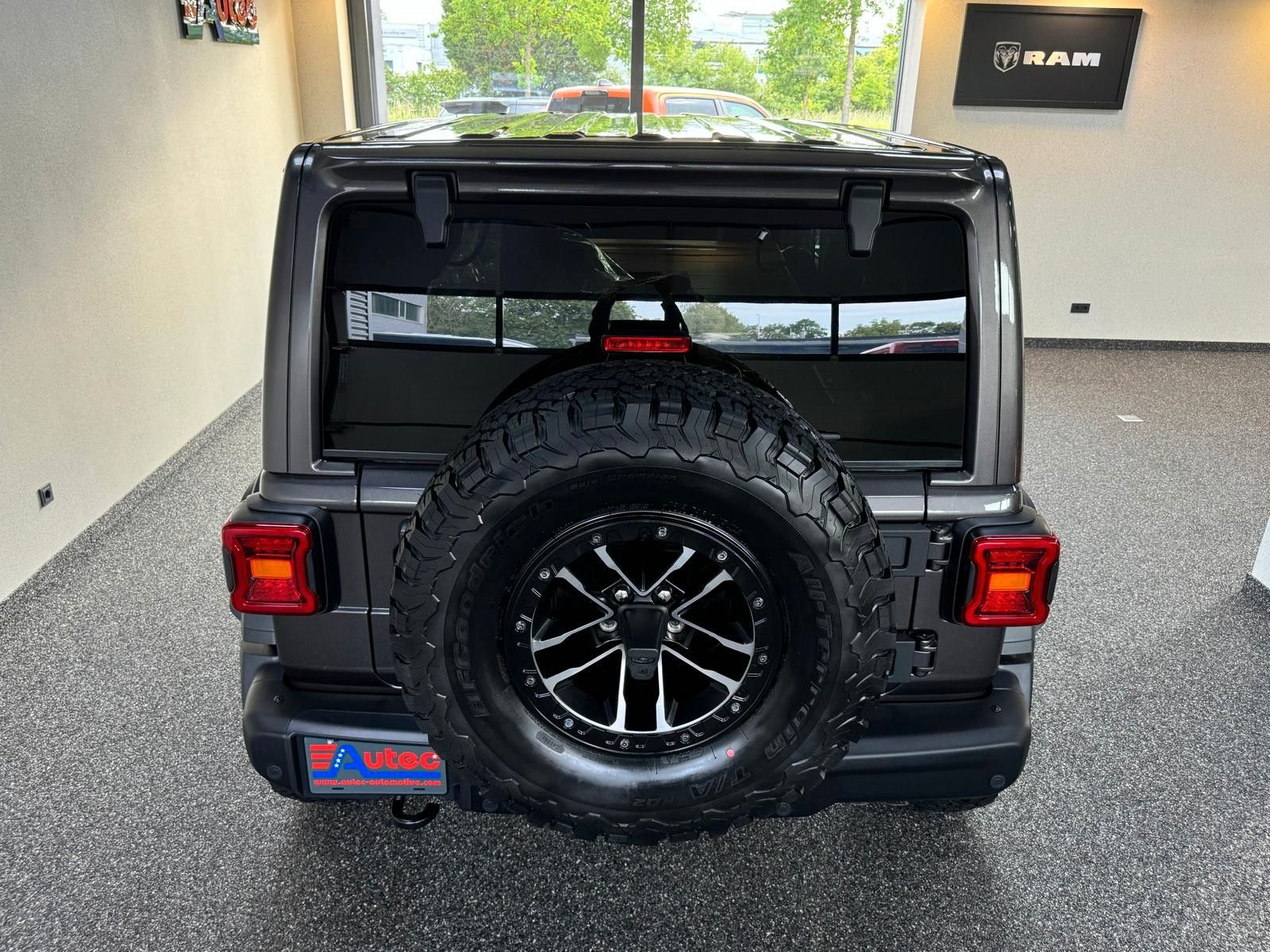 Fahrzeugabbildung Jeep 2026 MOAB 392-6.4L HEMI V8-DUAL TOP