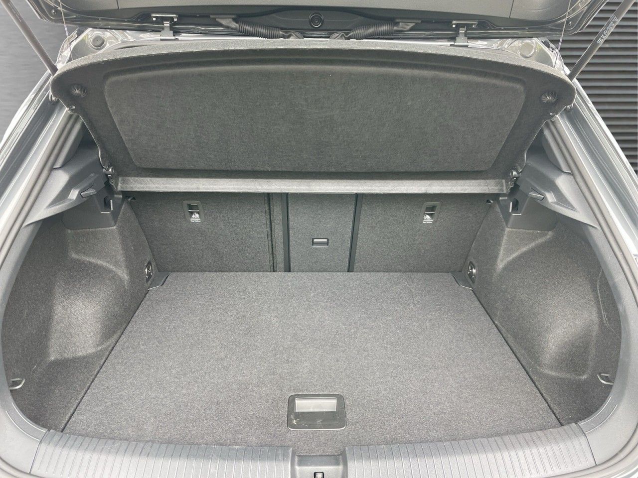 Volkswagen T-Roc - Bild 8