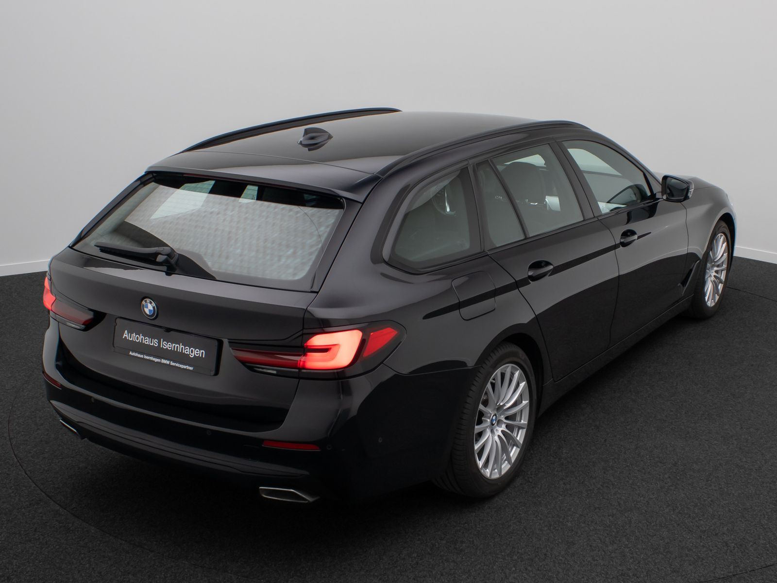 Fahrzeugabbildung BMW 530e xD 360°HUD DAB H/K 4xKlima Komfort AHK ACC