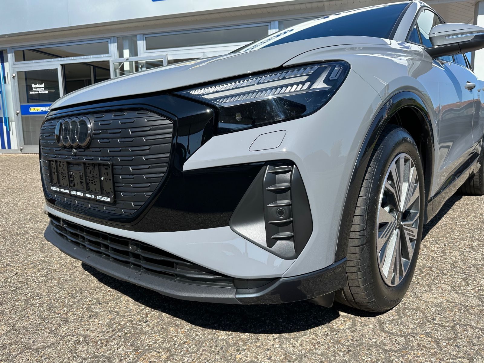 Fahrzeugabbildung Audi Q4 45 e-tron advanced quattro Navi/ACC/Matrix