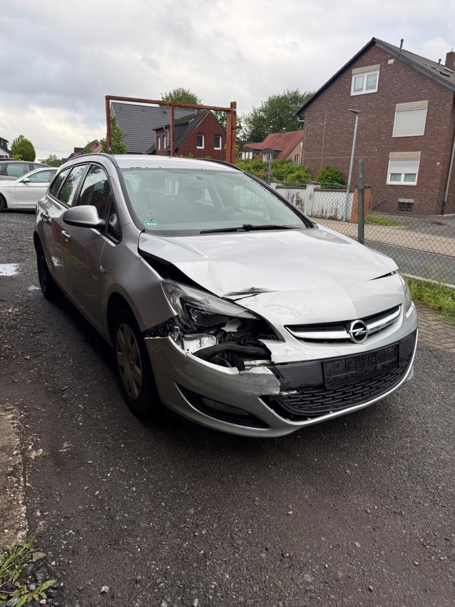Opel Astra J Sports Tourer Selection