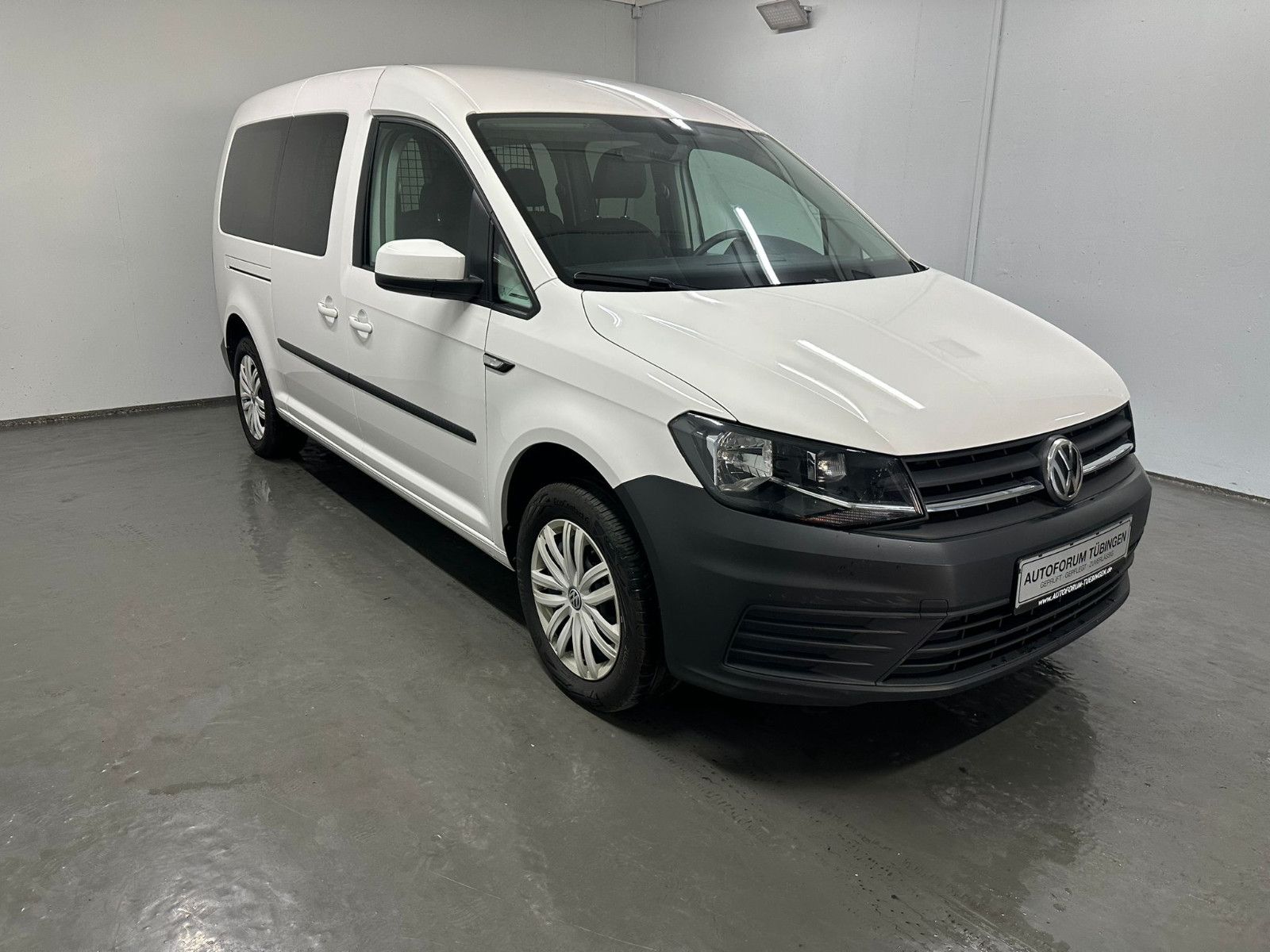 Fahrzeugabbildung Volkswagen Caddy Maxi 2,0TDI 5-Sitzer*AHK*TEMPO*NAVI*