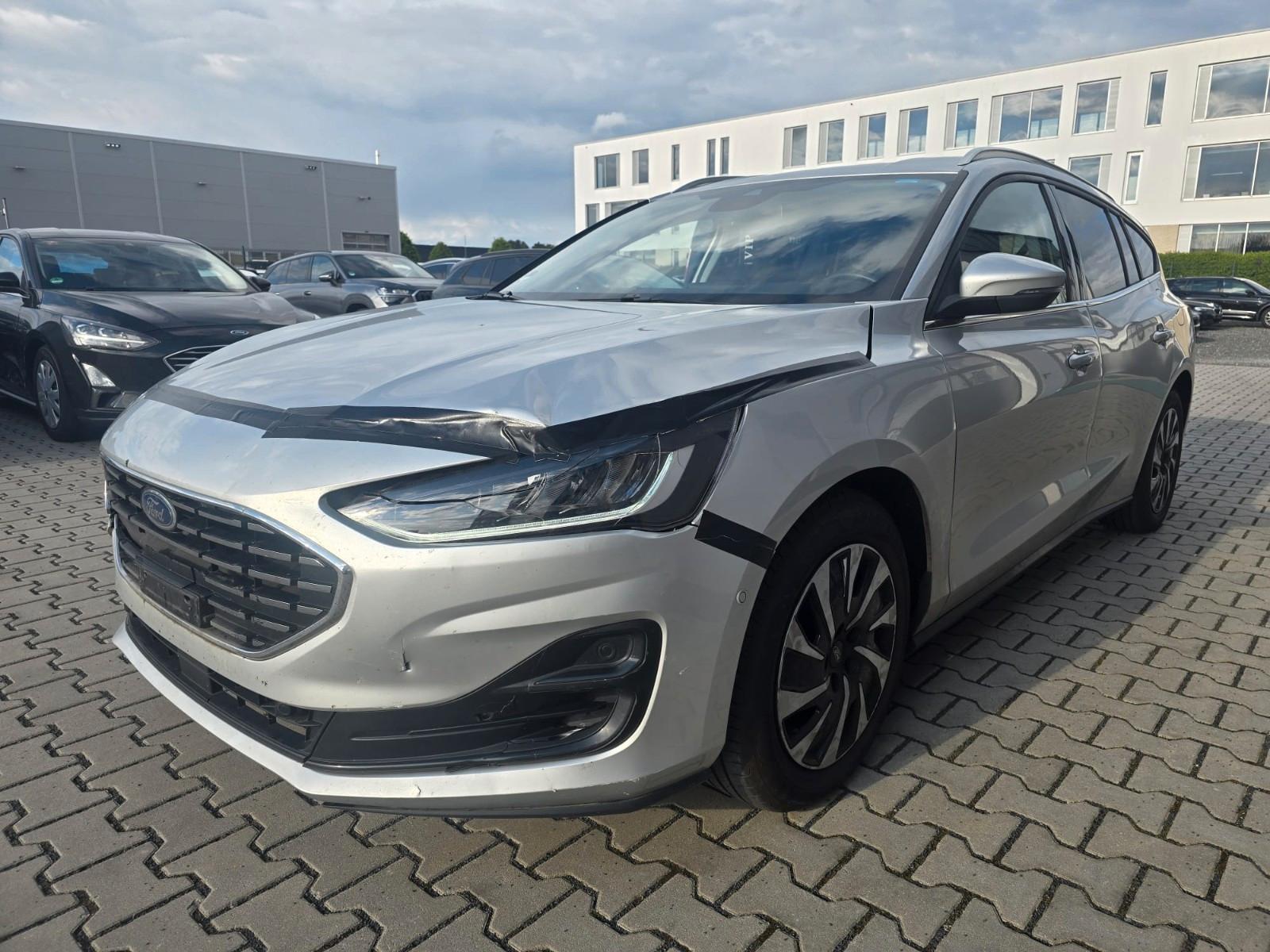 Ford Focus Turnier Titanium*TEMPOMAT*LED*