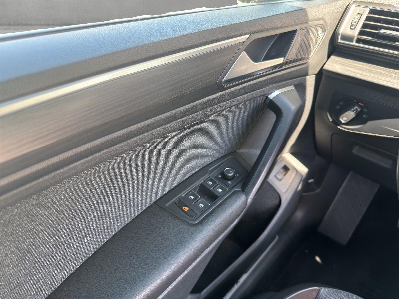 Fahrzeugabbildung SEAT Tarraco 1.5 TSI ACT Xcellence 7Sitzer/Navi/PDC
