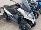 Piaggio MP3 300 HPE mit Autoführerschein fahrbar Vorführ - PIAGGIO MP3 AUTOFÜHRERSCHEIN