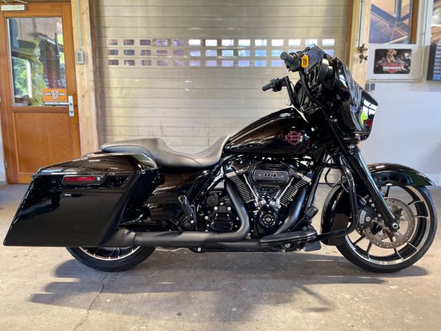 Harley-Davidson FLHXS Street Glide Special Miller