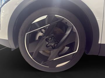 Peugeot 408 GT Plug-In Hybrid 225 360+AHK+PANO+Navi+SHZ