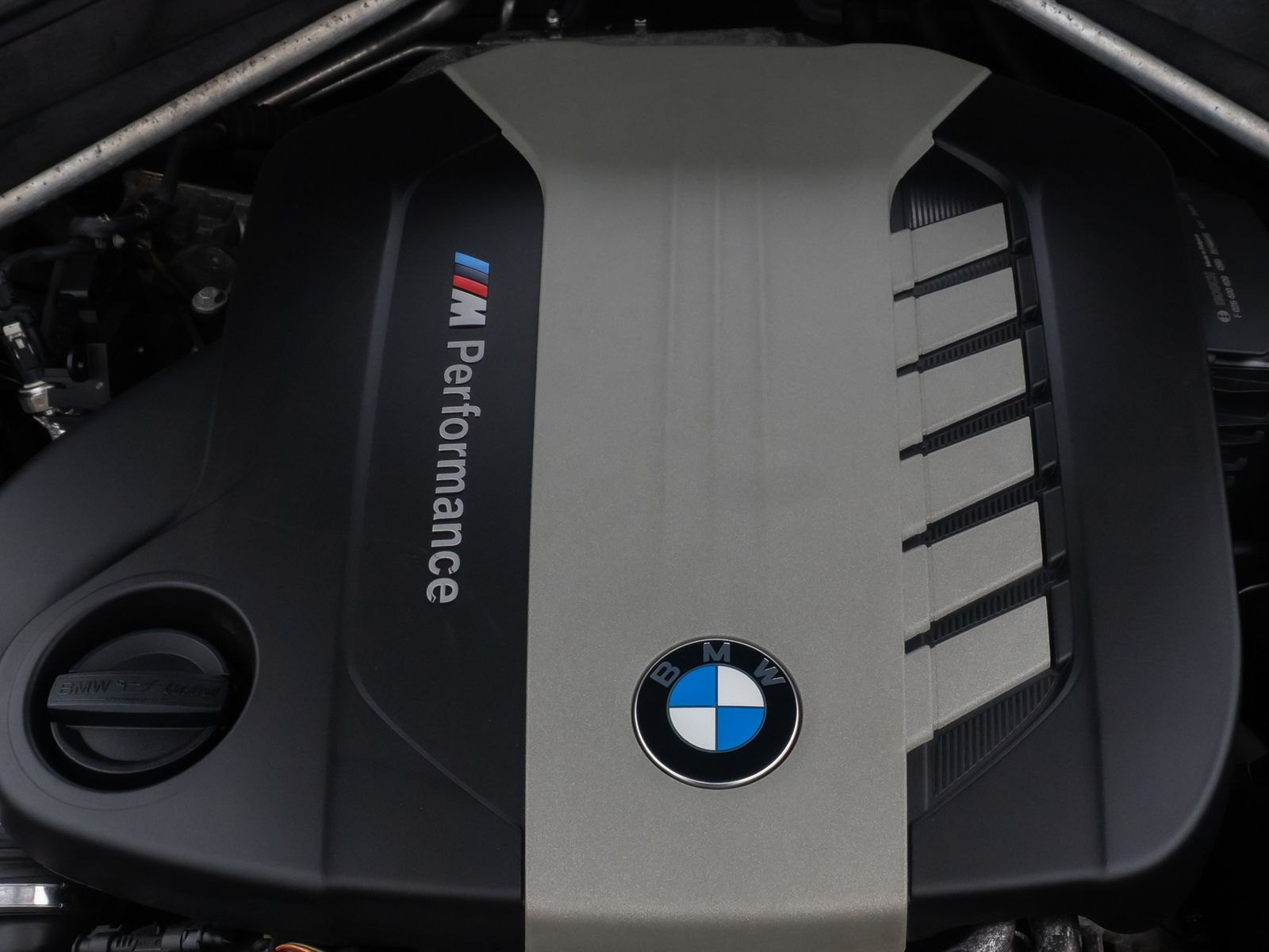 Fahrzeugabbildung BMW X6 M50d ACC HUD Bi-Xenon 360°SoftClose Alarm 20"
