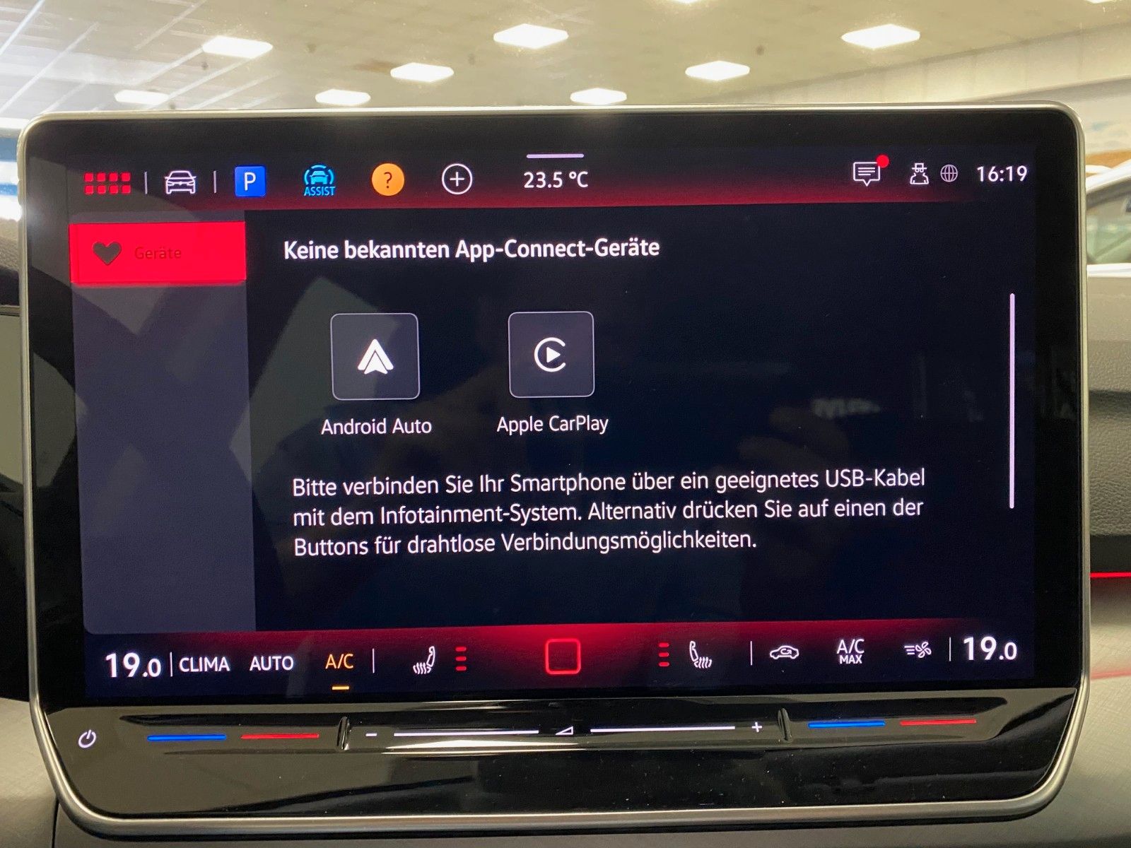 Fahrzeugabbildung Volkswagen Golf 8 Variant 2.0 TDI Life Variant+ACC+PDC v+h+