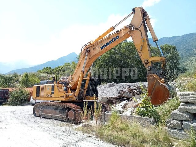 Komatsu PC600-6K Kettenbagger