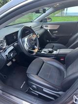 Mercedes-Benz CLA 220 AMG Line - Mercedes-Benz CLA 220: Coupe