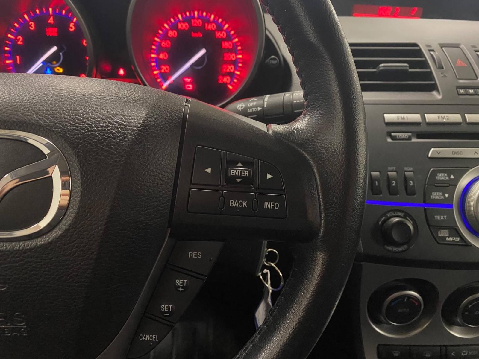 Fahrzeugabbildung Mazda 3 1.6 16V KAT Active Plus KLIMA+PDC+SITZHEIZ+ALU