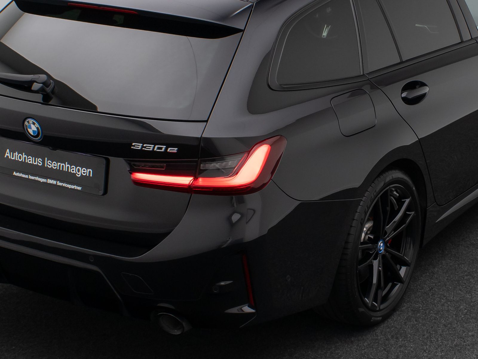 Fahrzeugabbildung BMW 330e M Sport Pro Kamera HUD DAB H/K Komfort 19"