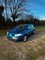 Renault Megane 1.6 16V - Renault Megane mit Benzin-Antrieb: Sportwagen, 1.6