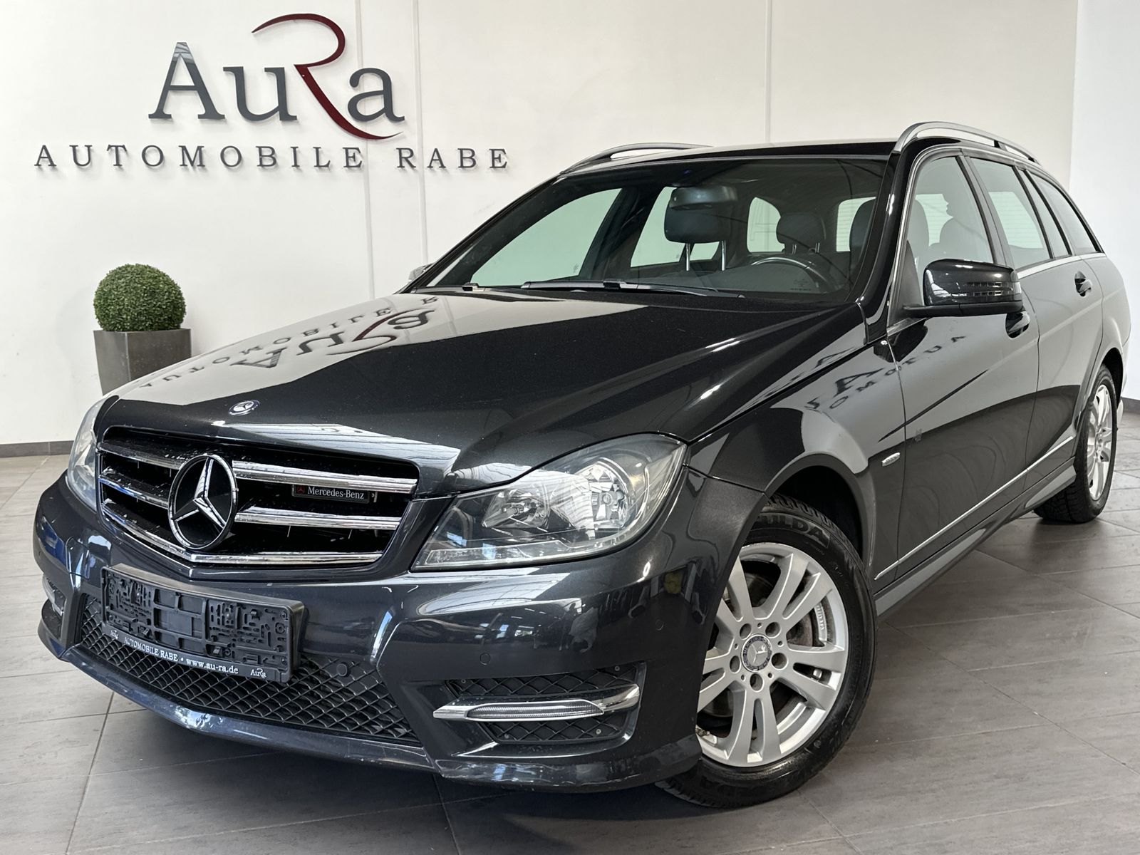 Fahrzeugabbildung Mercedes-Benz C 220d T AMG-Paket NAV+SHZ+MFL+PARKTRONIC+17Zo