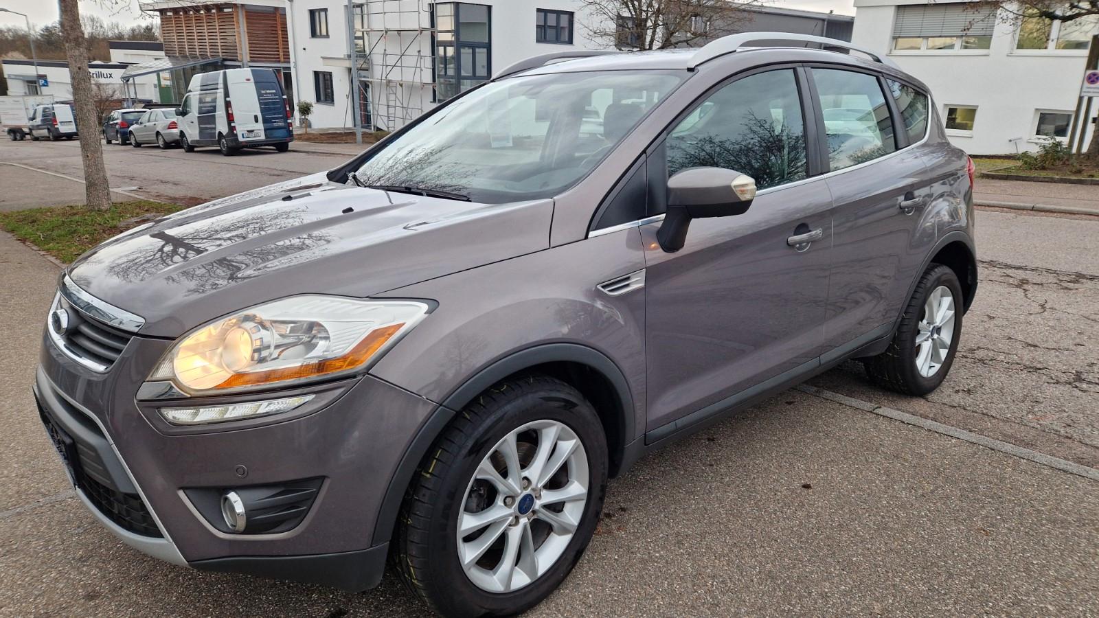 Ford Kuga 2,0 TDCi 4x4  Titanium PowerShift*NAVI*AHK*