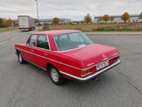 Mercedes-Benz 280E /8 - Signalrot 568 - Mercedes-Benz 280 mit Benzin-Antrieb: 2.8