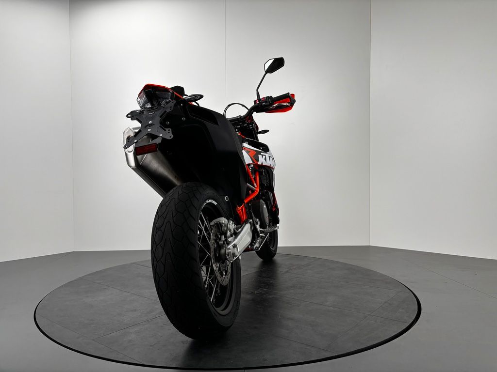 Fahrzeugabbildung KTM 690 SMC R *REIFEN NEU *KURZES HECK