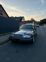 Mercedes-Benz Mercedes W124 300 E - gebrauchte Mercedes-Benz E 300 aus dem Jahr 1990