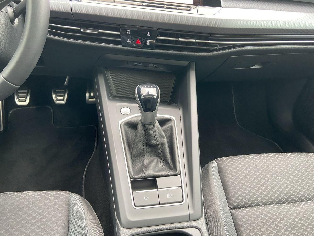 Golf VIII 1.5 TSI 6-Gang Matrix-LED StHz Panoram