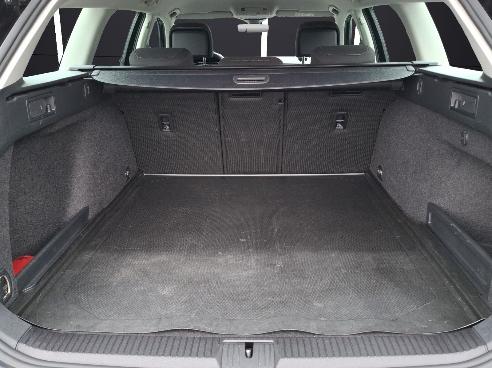 Fahrzeugabbildung Volkswagen Passat Variant TDI Business DSG Matrix Navi AID