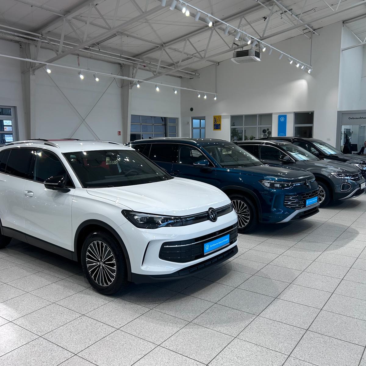 showroom-image-bottom