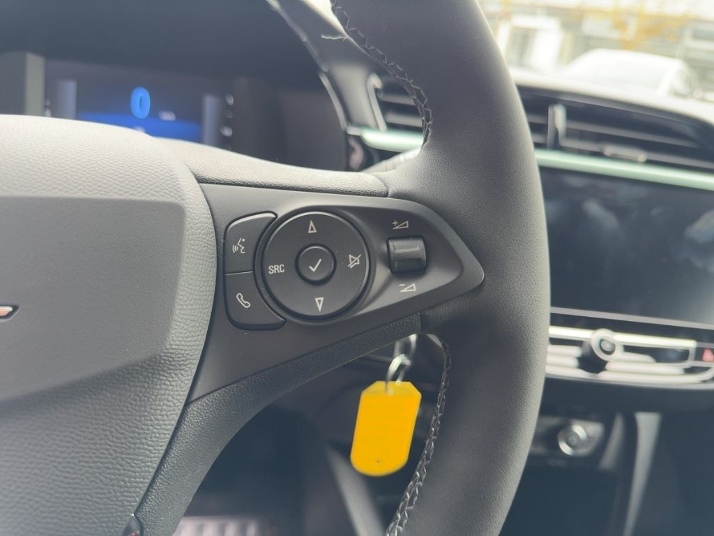 Fahrzeugabbildung Opel Corsa YES, SHZ, LHZ, PDC, Allwetter, CarPlay/And