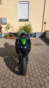 Kawasaki Z1000 - KAWASAKI GRÜN