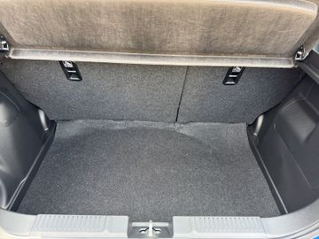 Fotografie 8 des Suzuki Swift 1.2 Dualjet Hybrid 61 kW Club