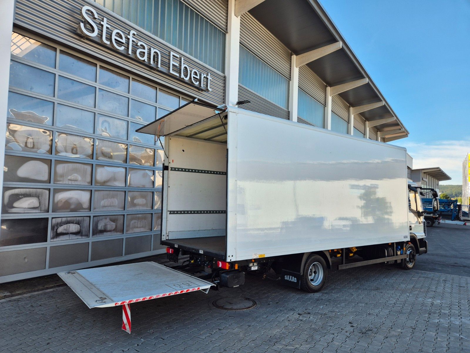 Fahrzeugabbildung Iveco Eurocargo 75-210/P LBW 1.000kg 3 Sitze Klima