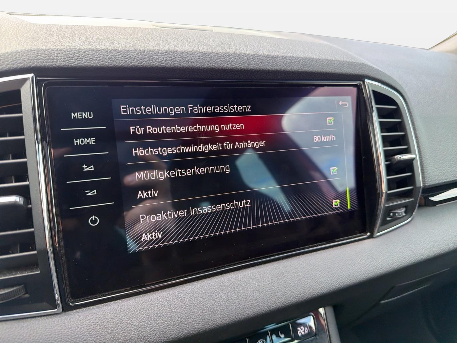 Skoda Karoq Sportline 1.5l TSI 110kW 7-Gang-DSG AHK SD