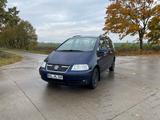 Volkswagen VW Sharan 7M 2,0 - Volkswagen Sharan 7M mit Benzin-Antrieb