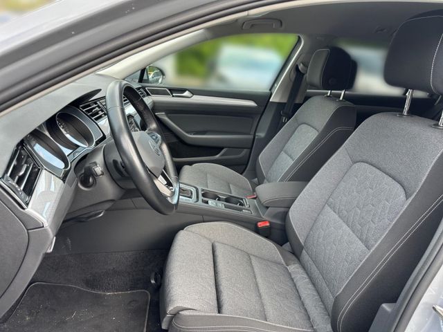 Passat Variant Business 2.0 TDI DSG LED Navi Sit