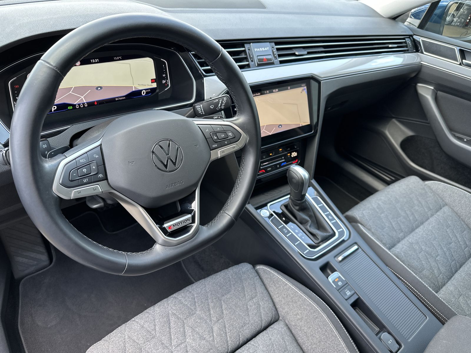 Fahrzeugabbildung Volkswagen Passat Variant Business 4M NAV+LED+AHK+PANO+360°