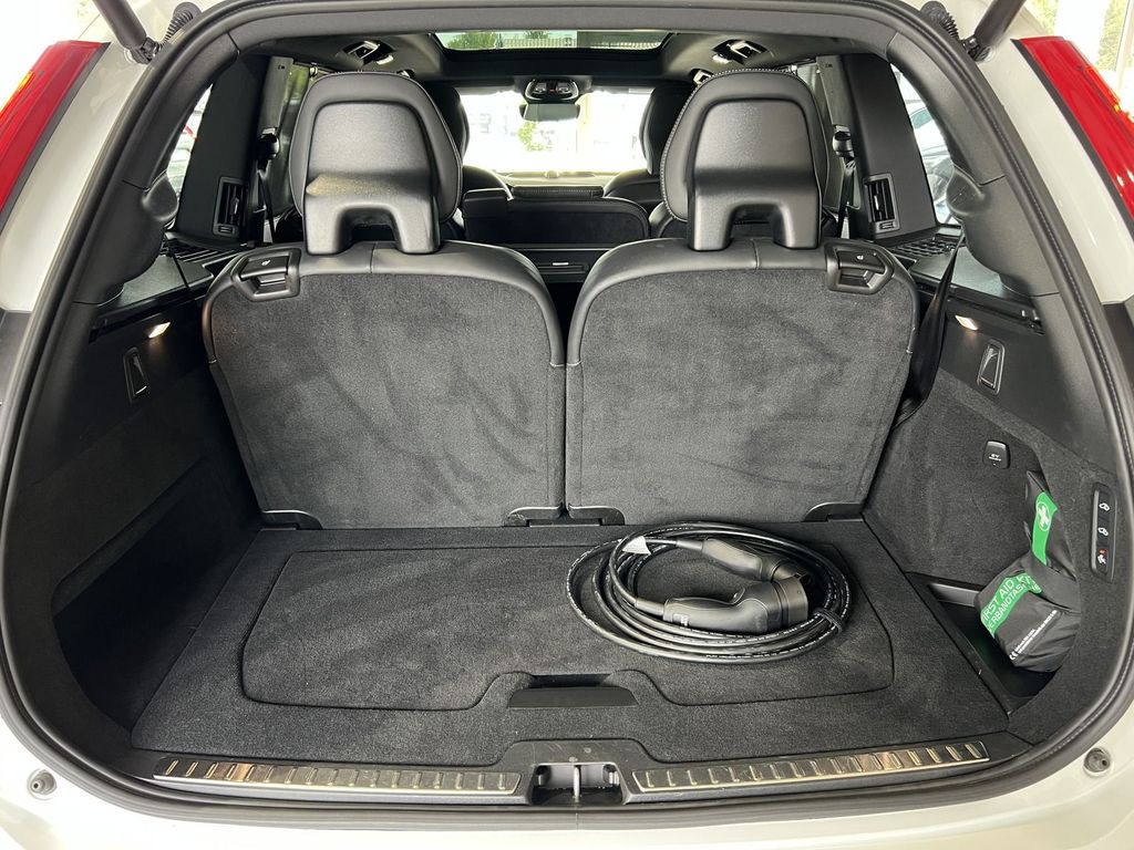 Volvo XC90 T8 Plus Bright Recharge AWD FourC AHK B&W