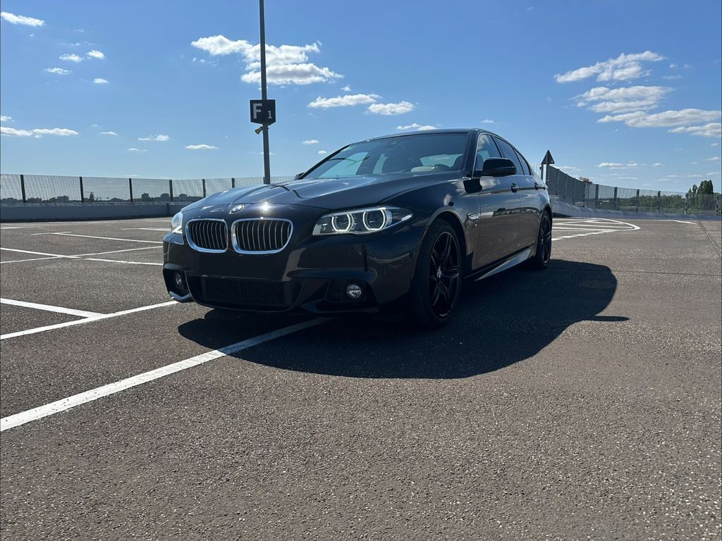 Image of BMW 530