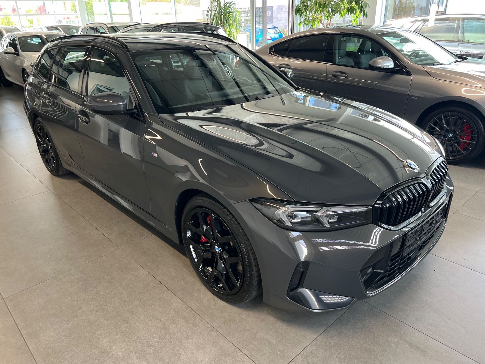 BMW 320 d xDrive Touring M Sport Pro imagem 3