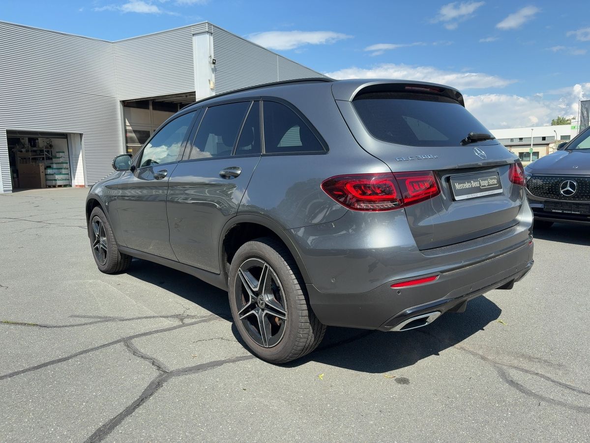 Mercedes-Benz GLC 300 e 4M AMG+NIGHT+AHK+LED+FLA+AMBI+KAMERA++ imagem 3
