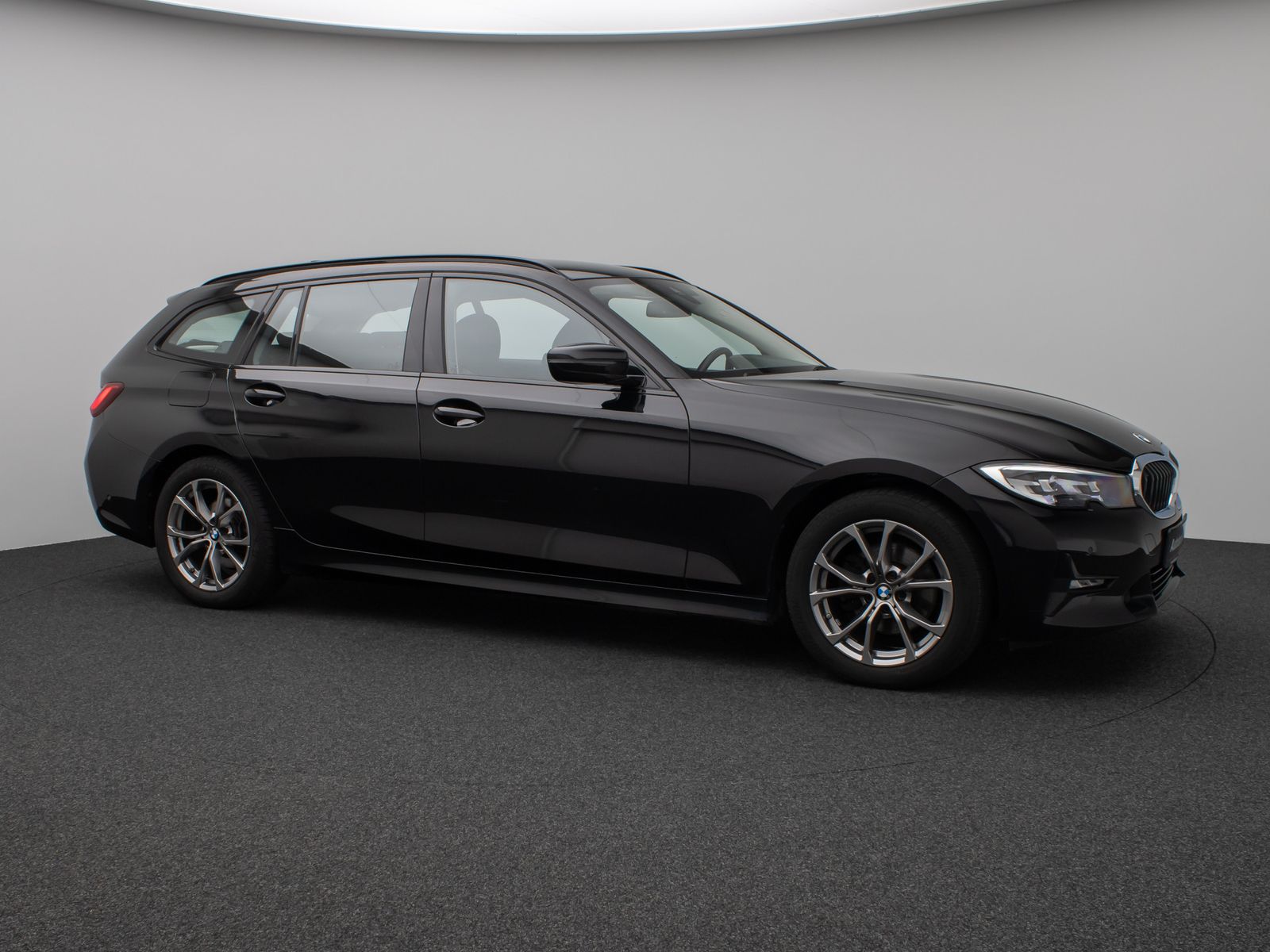 Fahrzeugabbildung BMW 320d Sport Line LED PDC Geschwindigk Indivibual