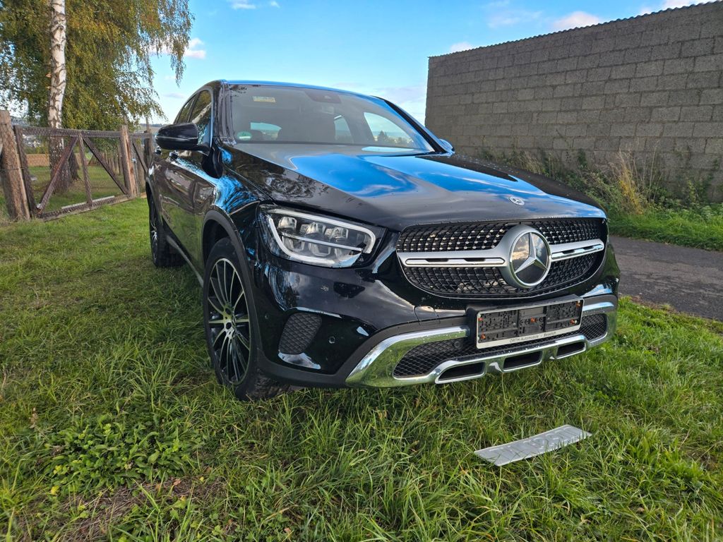 Image of Mercedes-Benz GLC 300