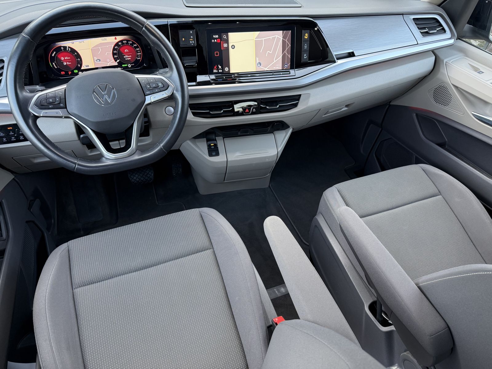 Fahrzeugabbildung Volkswagen T7 Multivan Energetic 6-Sitzer NAV+MATRIX+AHK+VC