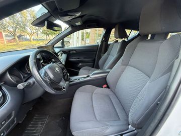 Toyota C-HR - 10