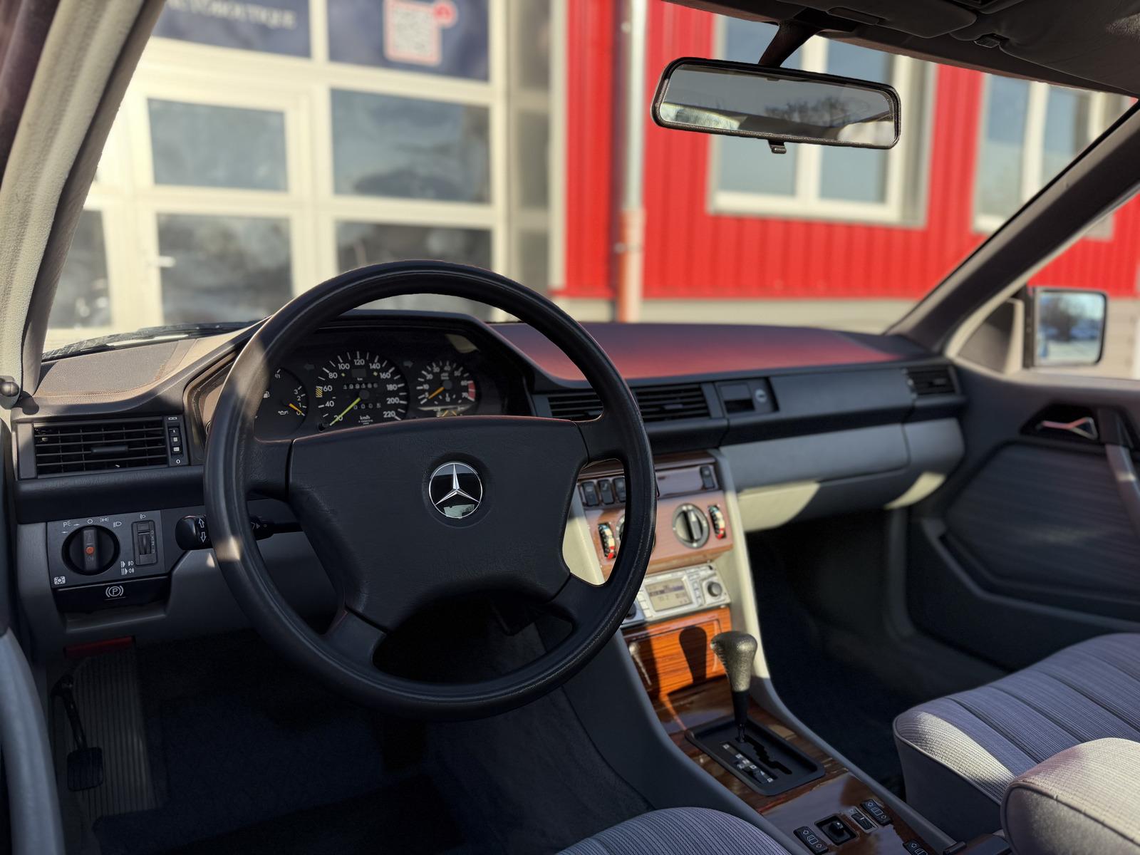 MERCEDES-BENZ CE 230 132 CH BVA - VOLANT CUIR - TOIT OUVRANT - 198450 km