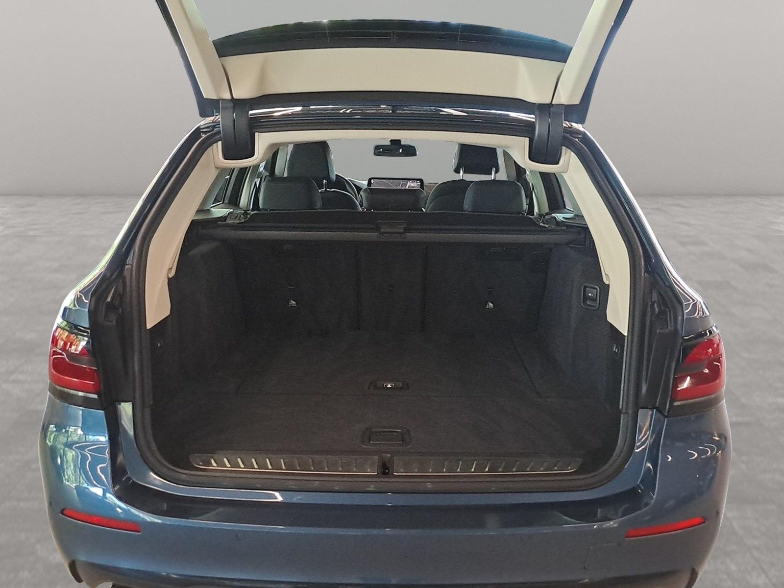 BMW 530i Touring LiveCockpitProf Head-Up Kamera